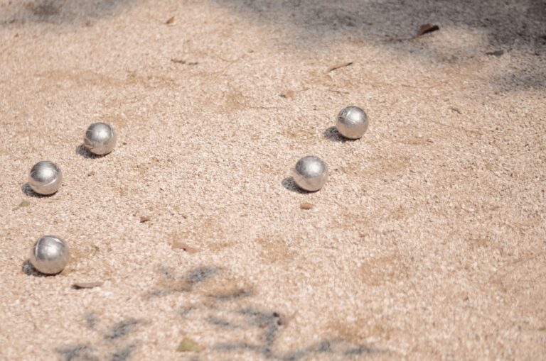 découvrez une large sélection de boules de pétanque de qualité pour tous les niveaux de pratique sur notre boutique en ligne. livraison rapide et service client à votre écoute.