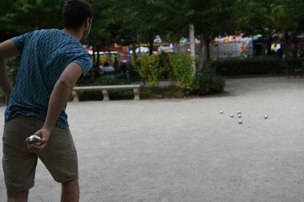 découvrez le cd25 pétanque, le comité départemental de pétanque du doubs, pour pratiquer votre passion dans une ambiance conviviale et compétitive.